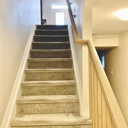 Fully Furnished En-suite Basement Ottawa