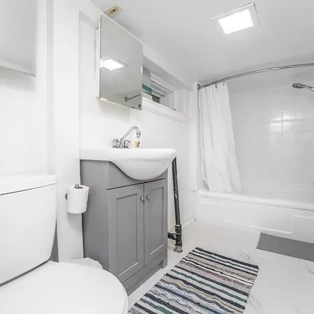 Cozy 1-bedroom In *