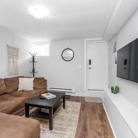Cozy 1-bedroom In *