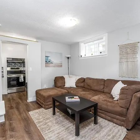 Cozy 1-bedroom In Apartment *
