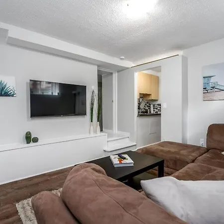 Cozy 1-bedroom In *