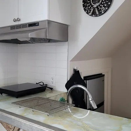 Private Trendy Studio With Fireplace *