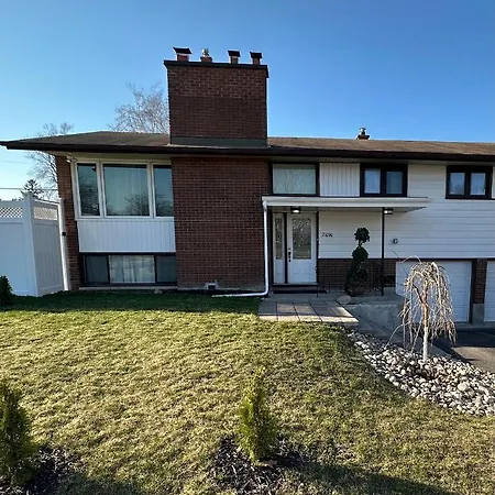 Private In Dwight Crescent, Walkley * Ottawa