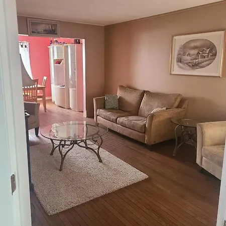 Apartment Entire 9 Person House With Sky Light Ottawa
