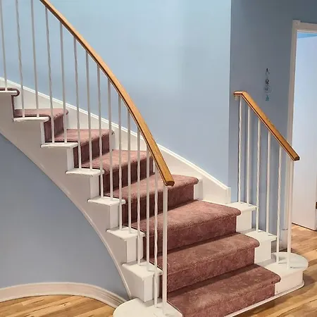 Entire 9 Person House With Sky Light Apartment Ottawa