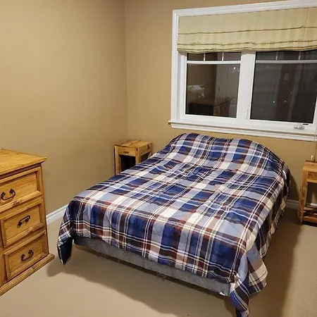 Beautiful House In Findlay Creek, Apartment *