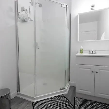 Apartment Modern Gateway 1 Bedroom *