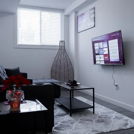 Modern Gateway 1 Bedroom Apartment *