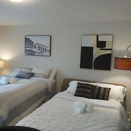 Rb Homes - Peaceful Neighbourhood Homestay