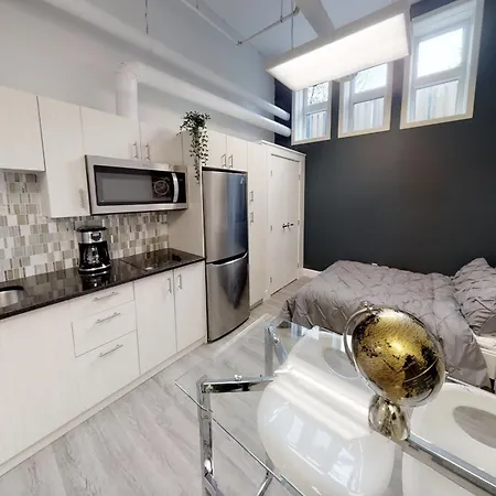 Studio In The Heart Of Downtown *