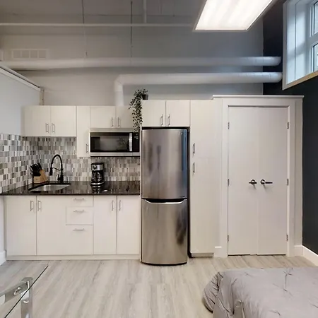 Private Bachelor In Sandy Hill Ottawa