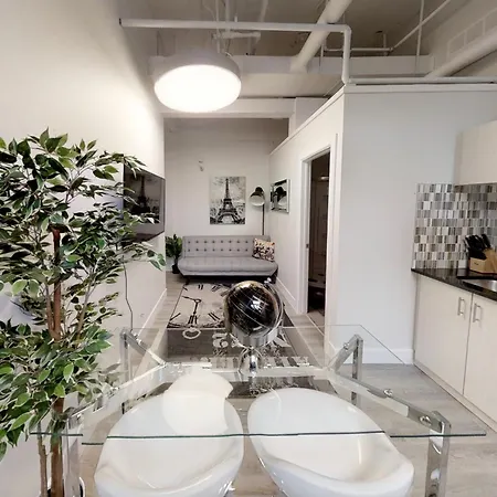 Bed & Breakfast Private Bachelor In Sandy Hill