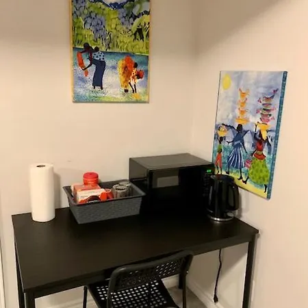 Fully Furnished En-suite Basement Homestay *