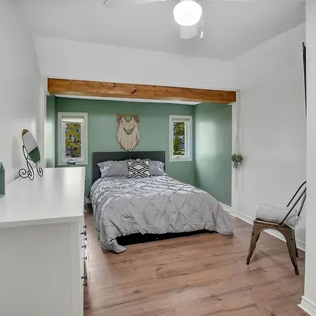 Villa Farmhouse Feel Near The