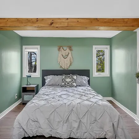 Farmhouse Feel Near The Villa Ottawa