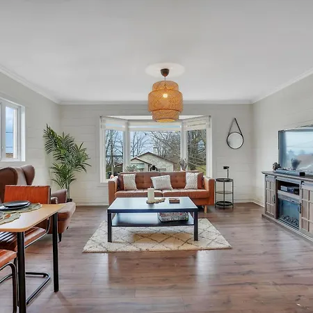 Villa Farmhouse Feel Near The Ottawa