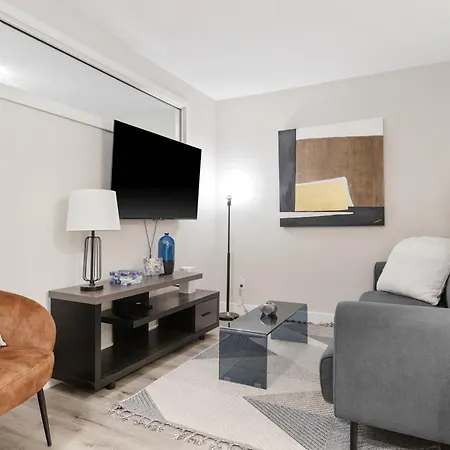 14 Minutes From Downtown, Brand New In *