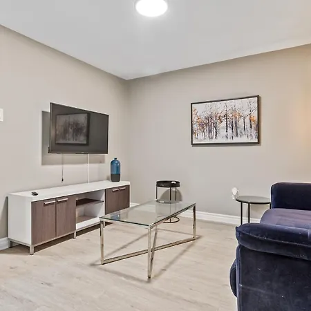 14 Minutes From Downtown, Luxury In Nepean Villa