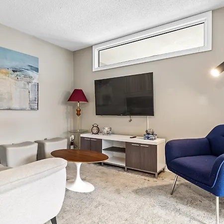 14 Minutes From Downtown, Luxury In Nepean Ottawa