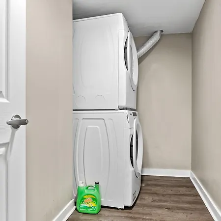 14 Minutes From Downtown, Luxury In Nepean Ottawa