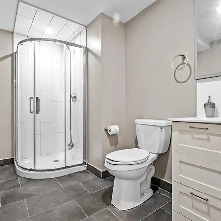 14 Minutes From Downtown, Luxury In Nepean Villa Ottawa