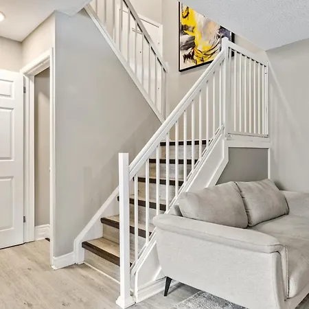 14 Minutes From Downtown, Luxury In Nepean Ottawa