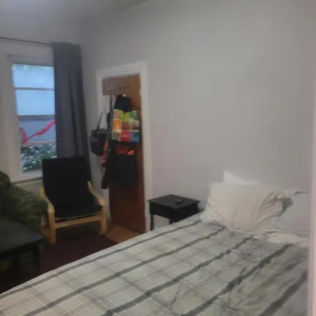 Homestay 110 Cartier Street Ottawa
