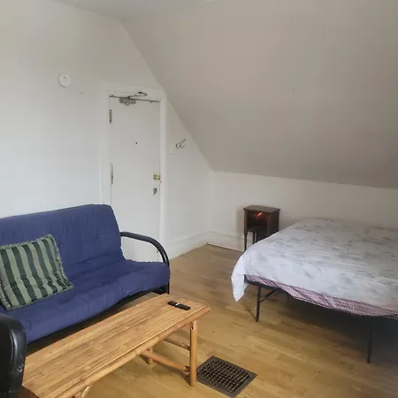 110 Cartier Street Homestay Ottawa