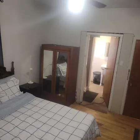 110 Cartier Street Homestay *