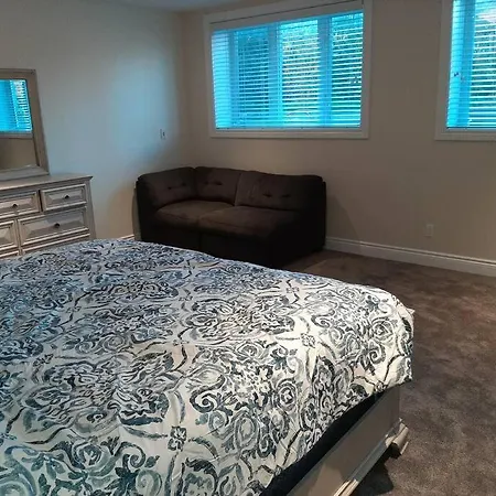 Queen Guest Apartment Ottawa