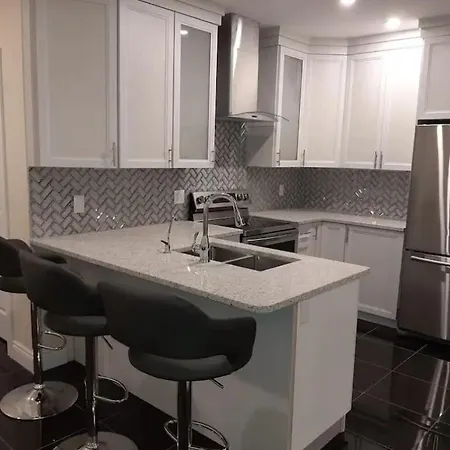 Queen Guest Apartment Ottawa