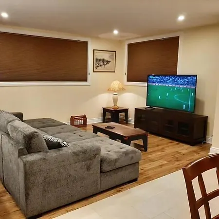 Queen Guest Apartment *