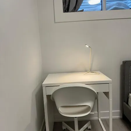 2 Bedroom Unit With Full Kitchen And Bathroom