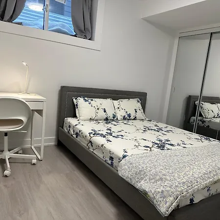 2 Bedroom Unit With Full Kitchen And Bathroom