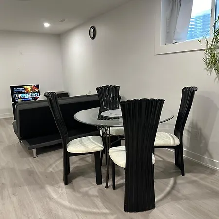 2 Bedroom Unit With Full Kitchen And Bathroom Ottawa