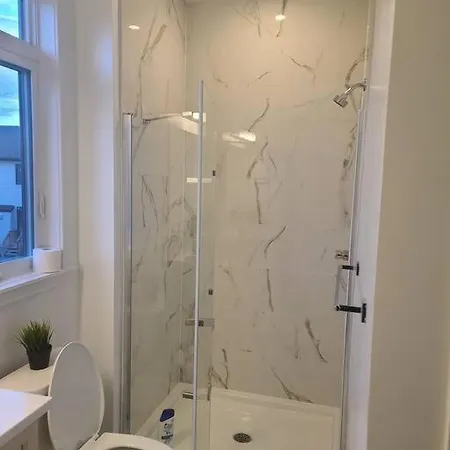 Amazing 5 Bed For 10 Guests Ottawa