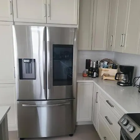 Amazing 5 Bed For 10 Guests Villa Ottawa