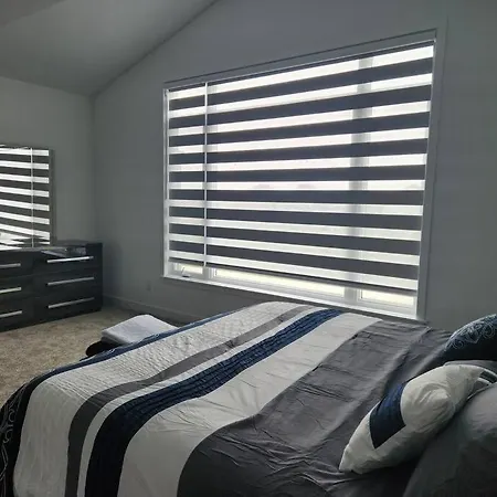 Amazing 5 Bed For 10 Guests * Ottawa