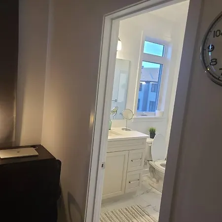 Amazing 5 Bed For 10 Guests * Ottawa