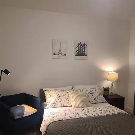 Amazing 5 Bed For 10 Guests * Ottawa