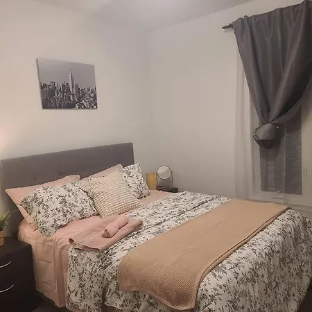 Amazing 5 Bed For 10 Guests Villa Ottawa