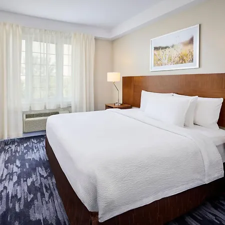 Hotel Fairfield & By Marriott Kanata Ottawa