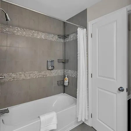 Villa Luxurious And Beautiful, Ottawa