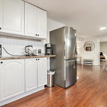 Apartment House In Orleans *