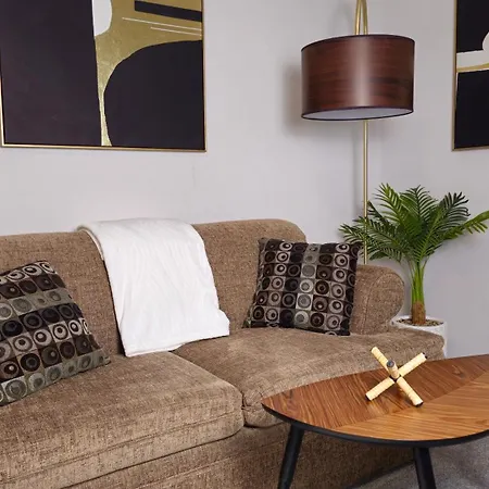 Rb Homes - Peaceful Neighbourhood Homestay