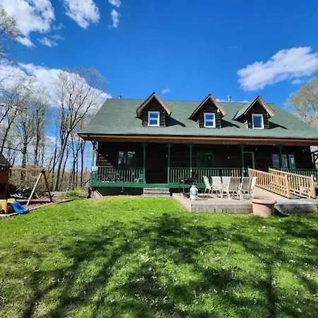 Cozy 4-bedroom Haven For Relaxing Getaways *