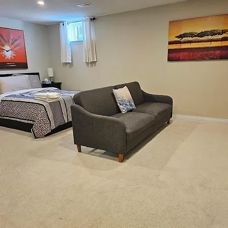Homestay Mannys Place Ottawa