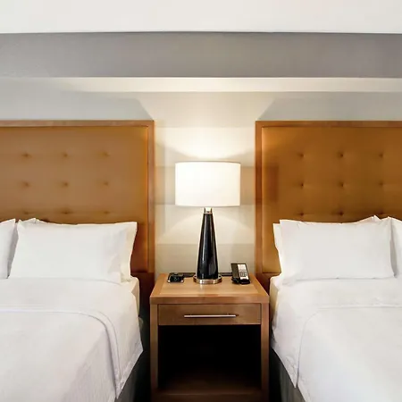 Hotel Homewood By Hilton Kanata