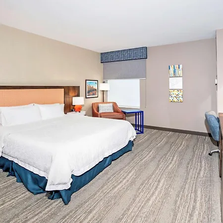 Hotel Hampton By Hilton 3*