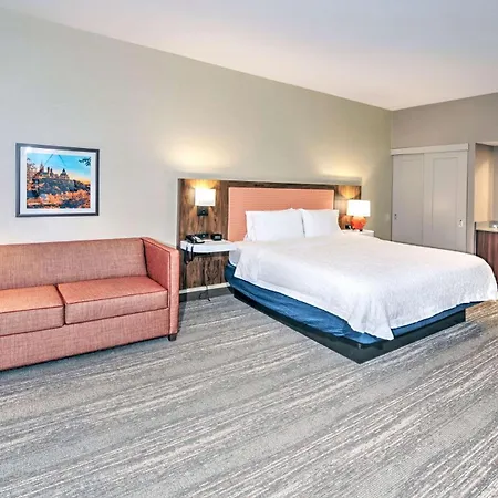 Hampton By Hilton Hotel 3*
